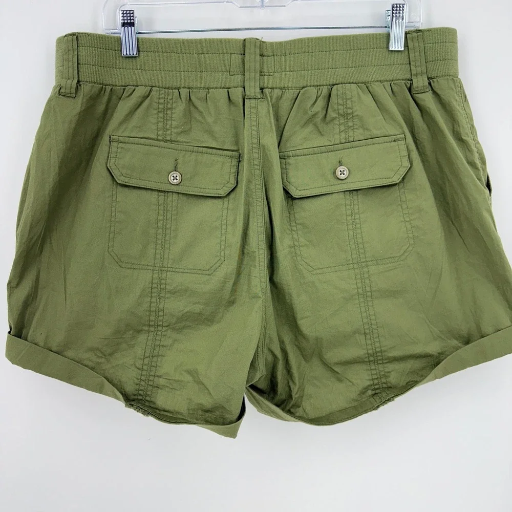 Torrid Olivine Green Poplin Utility Shorts Womens 1X 14-16 NWT 43915511